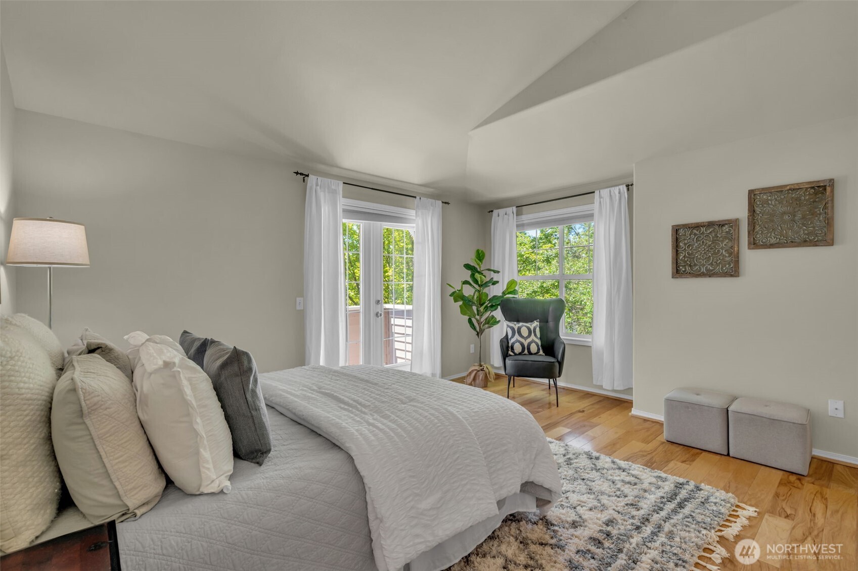 4720 Interlake Avenue North Seattle, WA 98103 - Photo 21 of 40