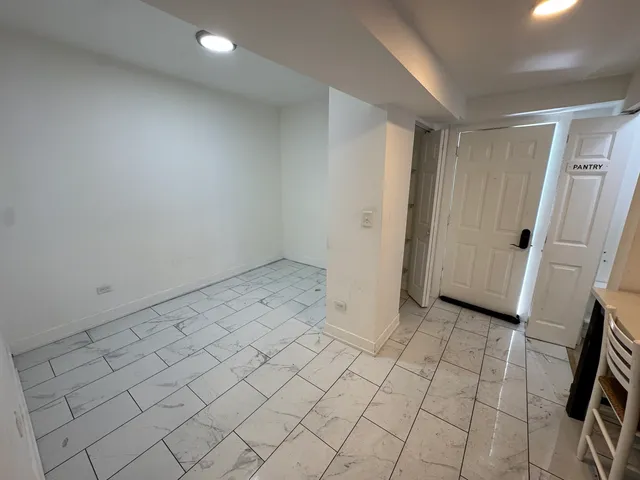 $635,000 | 3505 West Montrose Avenue, Chicago, IL 60618