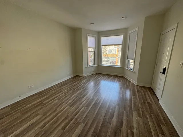 $635,000 | 3505 West Montrose Avenue, Chicago, IL 60618