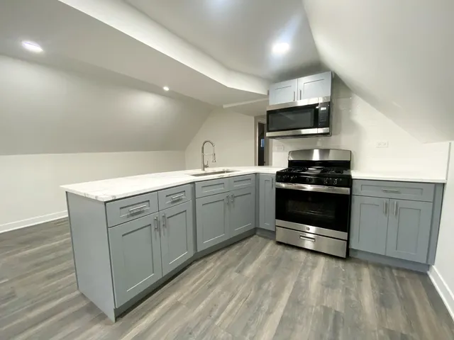 $635,000 | 3505 West Montrose Avenue, Chicago, IL 60618