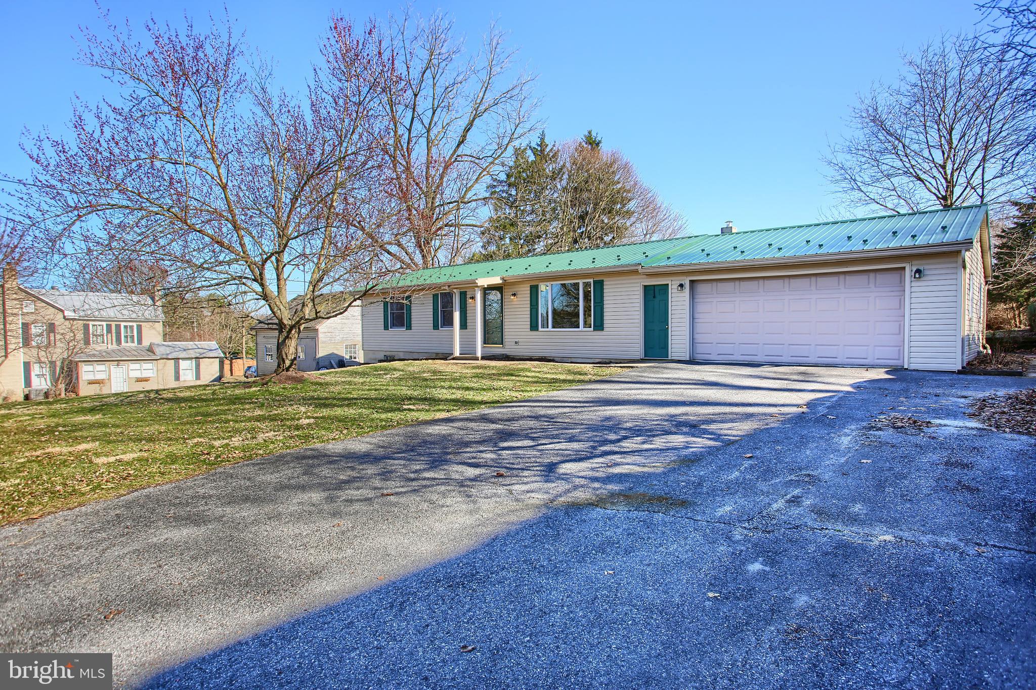 17 West Springville Road Boiling Springs, PA 17007 - Photo 2 of 24 Gallery Image 2