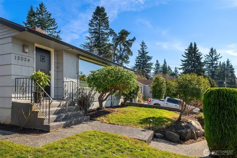 $925,000 | 12024 9th Avenue Northwest, Seattle, WA 98177