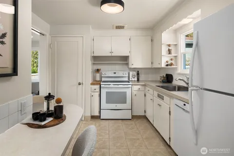 $925,000 | 12024 9th Avenue Northwest, Seattle, WA 98177