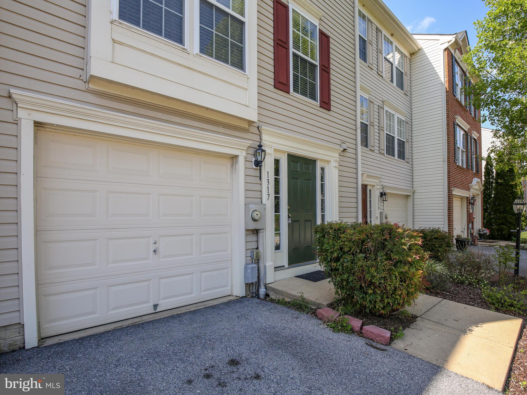 1317 Mare Street Ranson, WV 25438 - Photo 4 of 40