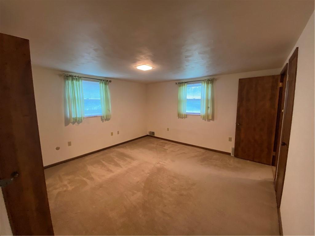 548 Chestnut Street Monessen, PA 15062 - Photo 12 of 41