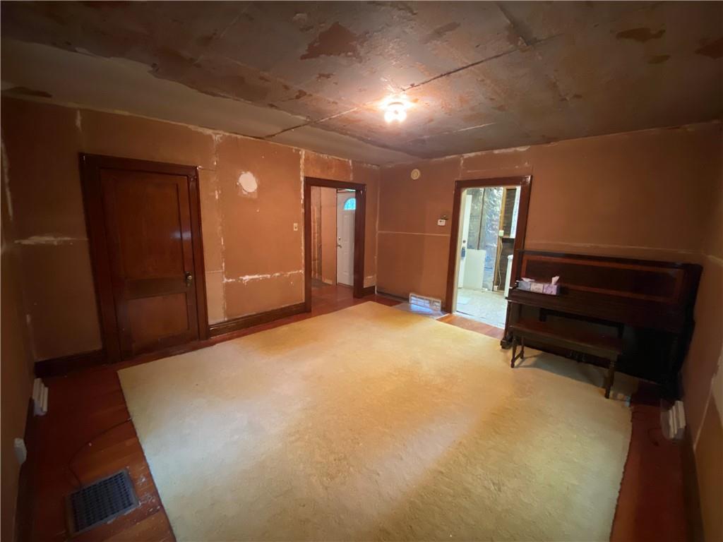 548 Chestnut Street Monessen, PA 15062 - Photo 18 of 41