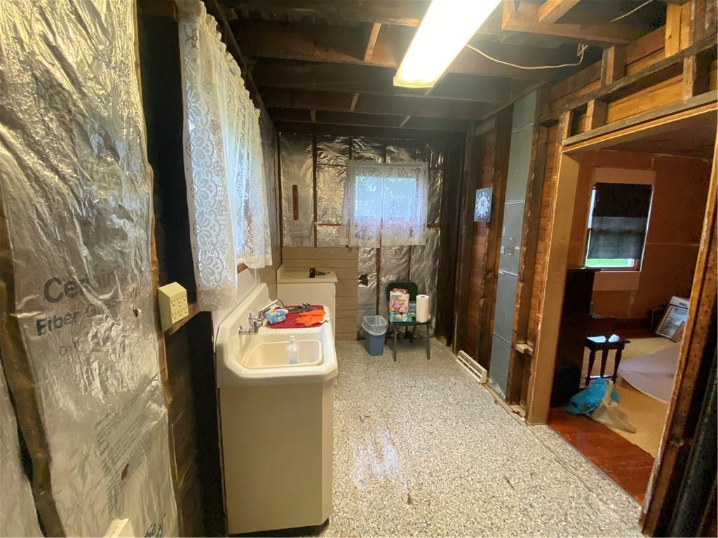 548 Chestnut Street Monessen, PA 15062 - Photo 21 of 41