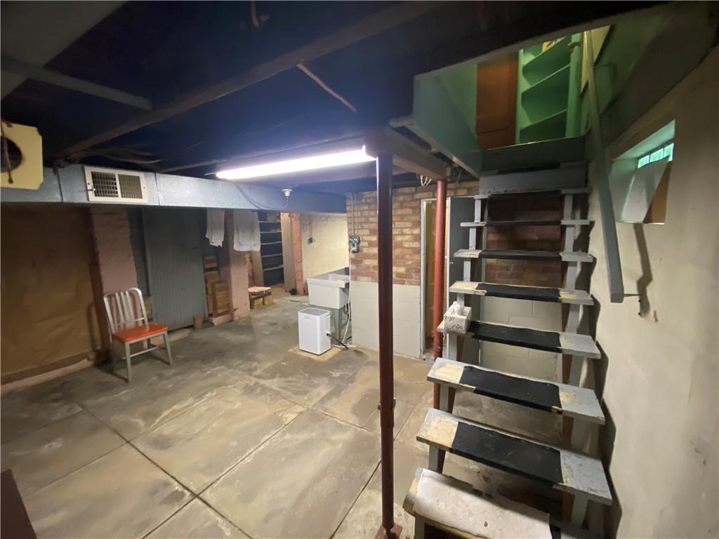 548 Chestnut Street Monessen, PA 15062 - Photo 23 of 41