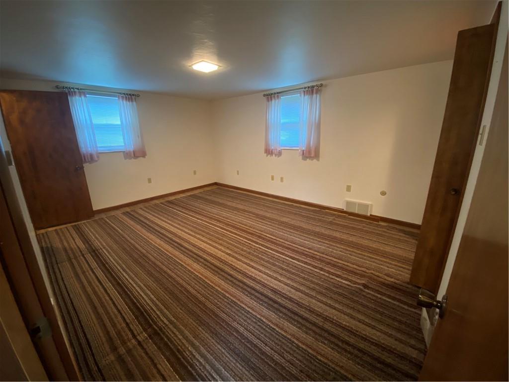 548 Chestnut Street Monessen, PA 15062 - Photo 4 of 41