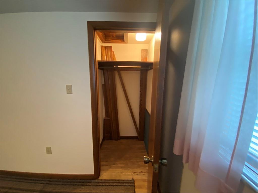 548 Chestnut Street Monessen, PA 15062 - Photo 6 of 41