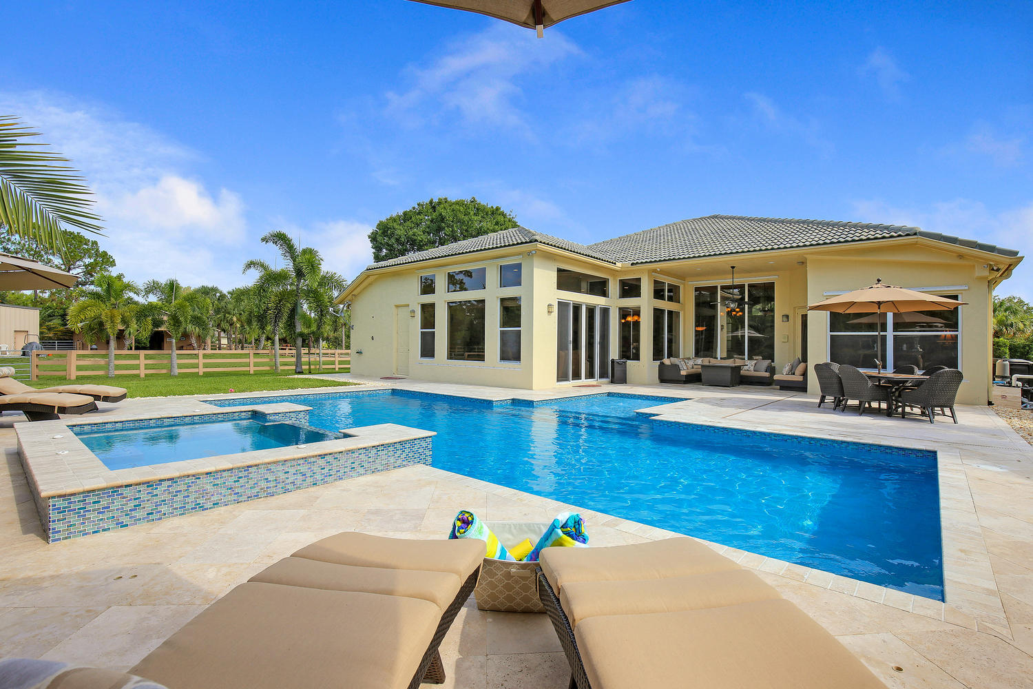 9650 Sandy Run Road Jupiter, FL 33478 - Photo 23 of 30 Patio and pool area