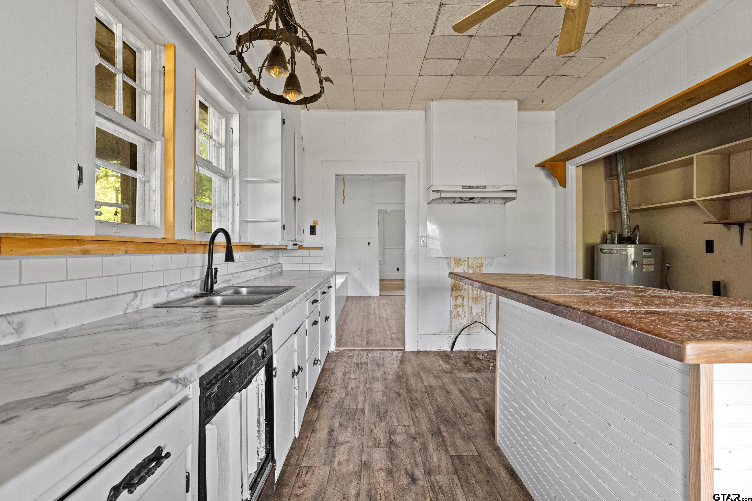 304 Daingerfield Street Naples, TX 75568 - Photo 21 of 38