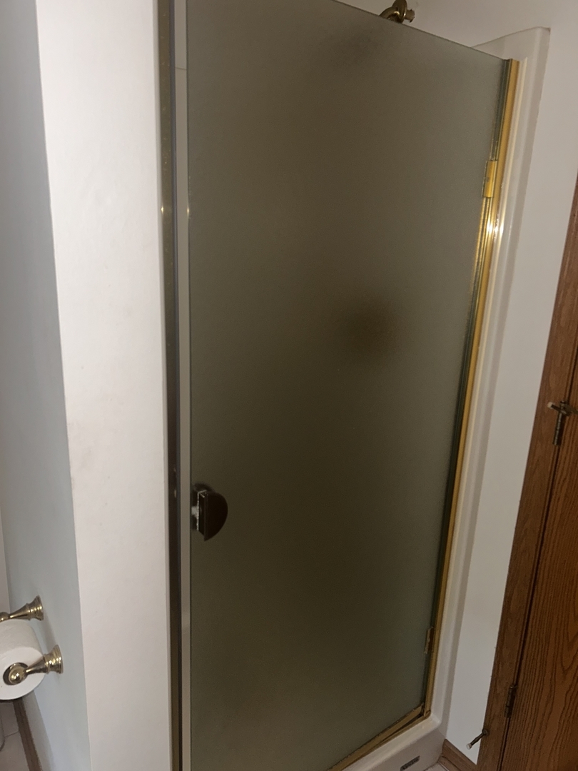 18623 Augusta Lane Hazel Crest, IL 60429 - Photo 14 of 21 a bathroom with a sink