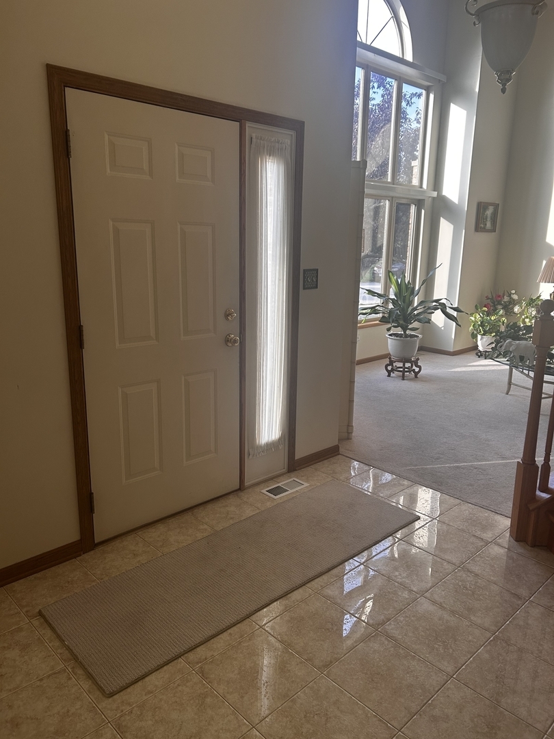 18623 Augusta Lane Hazel Crest, IL 60429 - Photo 7 of 21 a view of an entryway with a livingroom