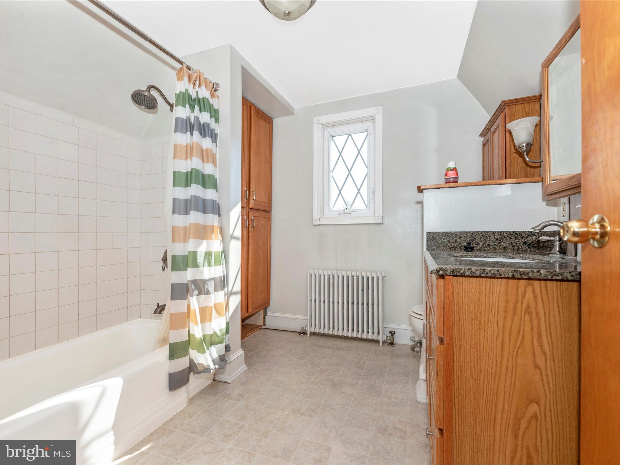 26946 Ridge Road Damascus, MD 20872 - Photo 38 of 53 Hall Bathroom
