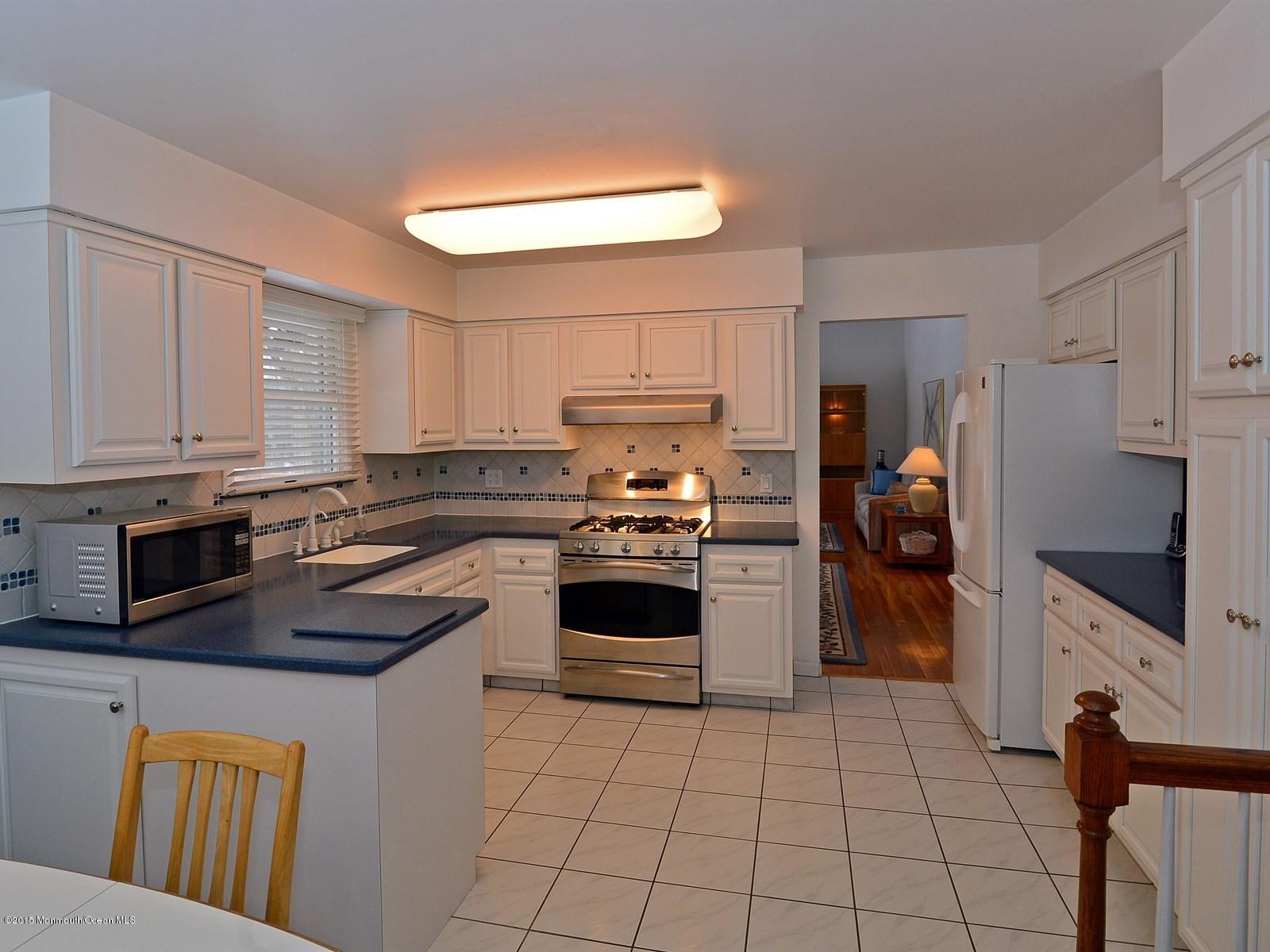 1 Harvey Road Morganville, NJ 07751 - Photo 5 of 21 Kitchen