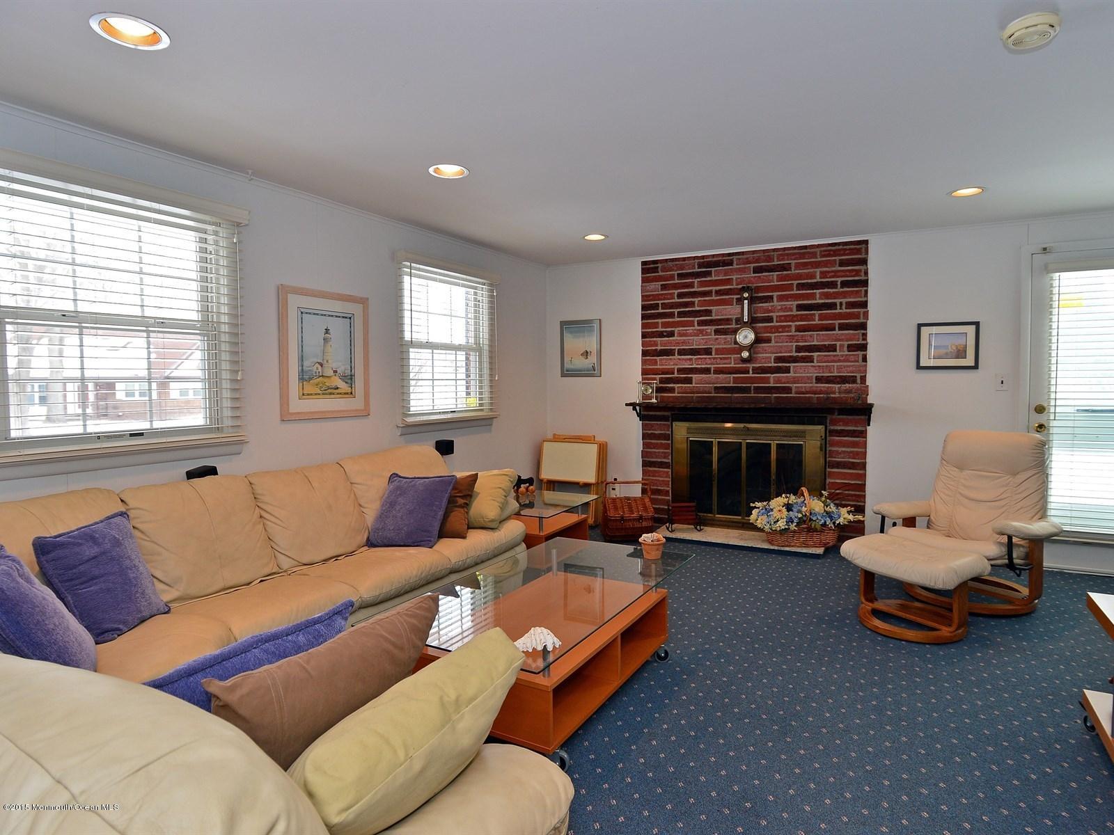 1 Harvey Road Morganville, NJ 07751 - Photo 9 of 21 Family Room