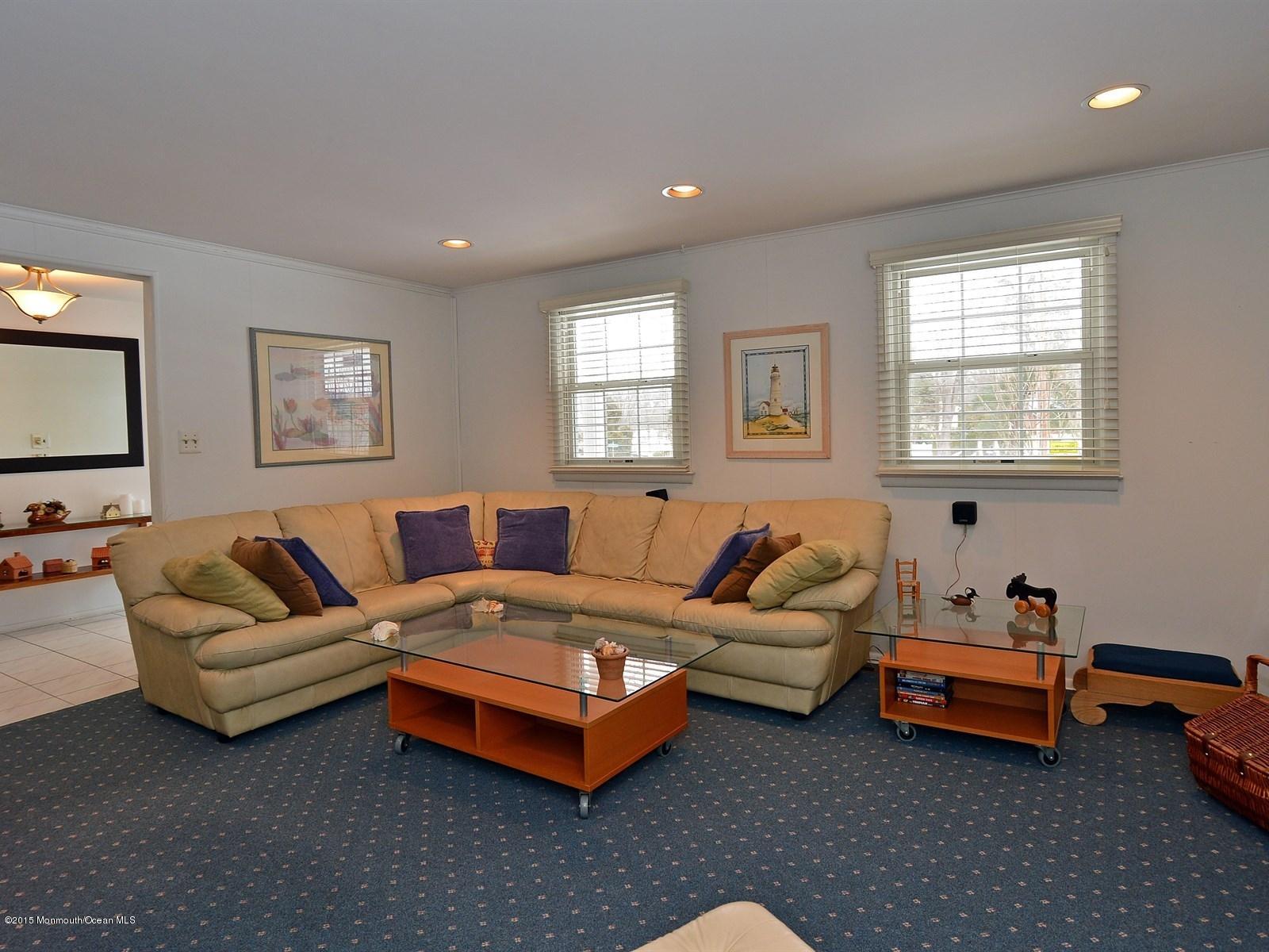 1 Harvey Road Morganville, NJ 07751 - Photo 10 of 21 Family Room