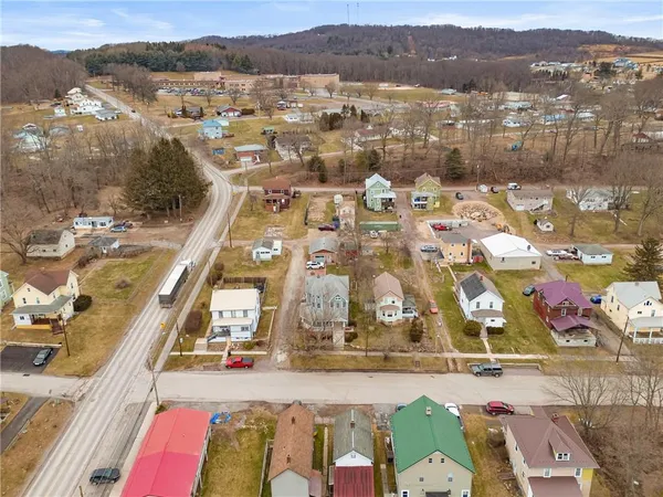 $289,000 | 413 Broadway Street, Rockwood, PA 15557