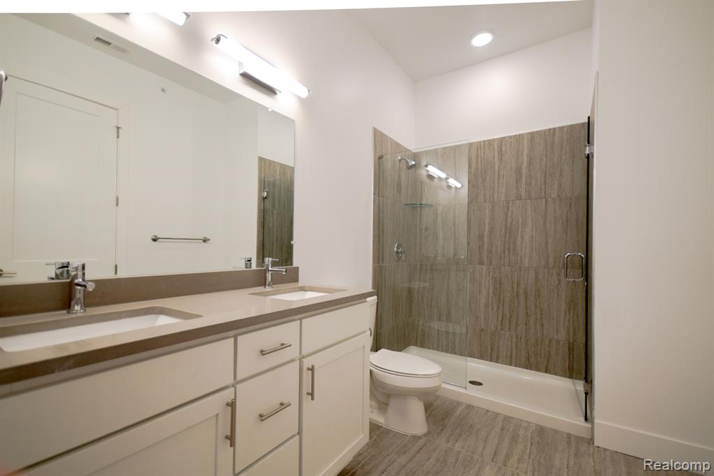 1401 South Rochester Road, Unit #103 Rochester, MI 48307 - Photo 4 of 11