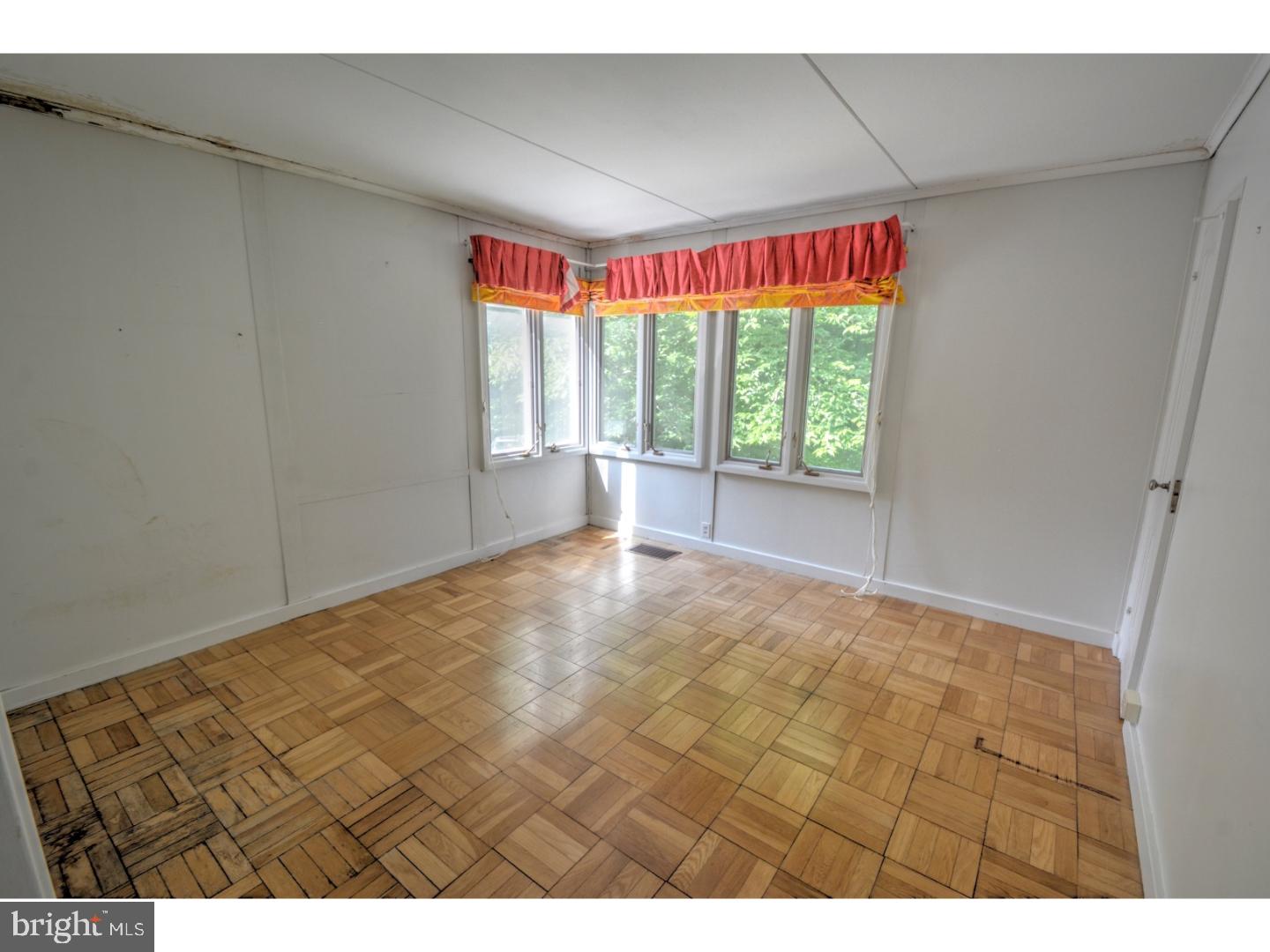 1013 Overbrook Road Wilmington, DE 19807 - Photo 18 of 23 Gallery Image 18
