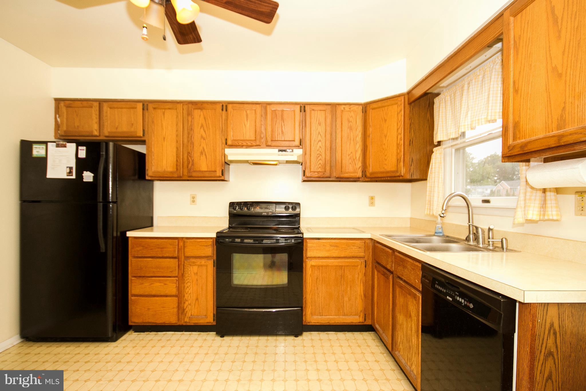2814 Northwind Road Baltimore, MD 21234 - Photo 8 of 21 Kitchen