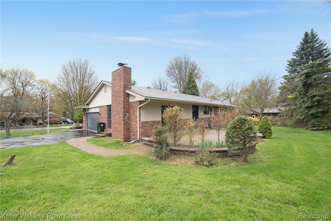 2778 Hillendale Drive Rochester, MI 48309 - Photo 7 of 31 DSC_7535.jpg