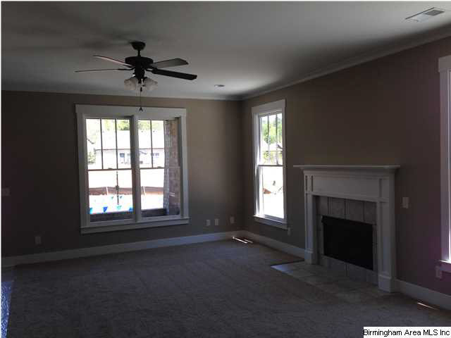 892 Valley Circle Leeds, AL 35094 - Photo 4 of 21