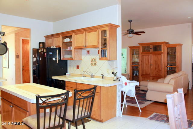 Kitchen Liv Rm
