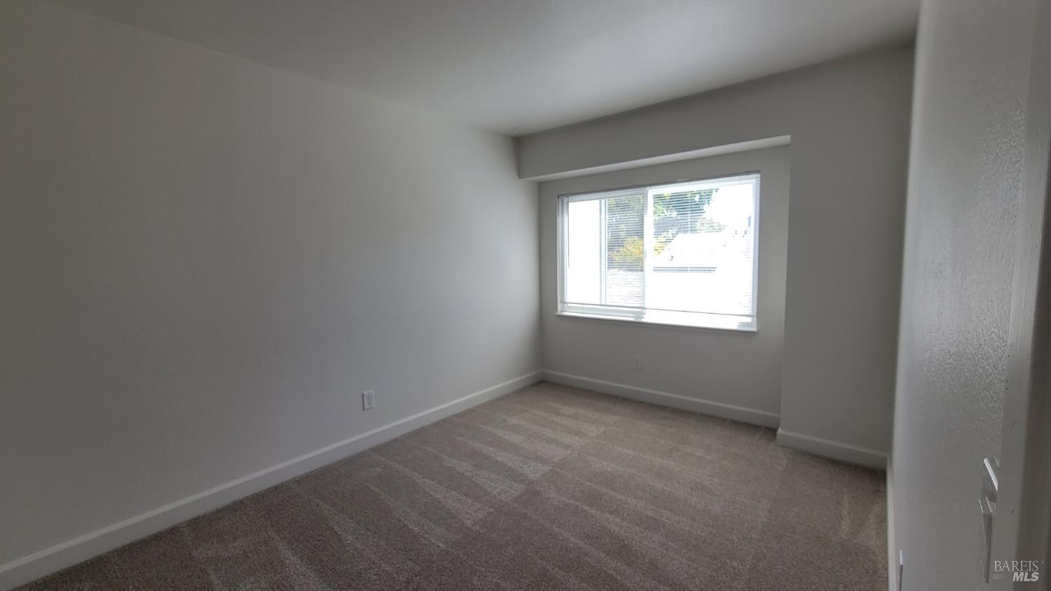 2305 Cross Avenue Santa Rosa, CA 95401 - Photo 34 of 35 an empty room with a window