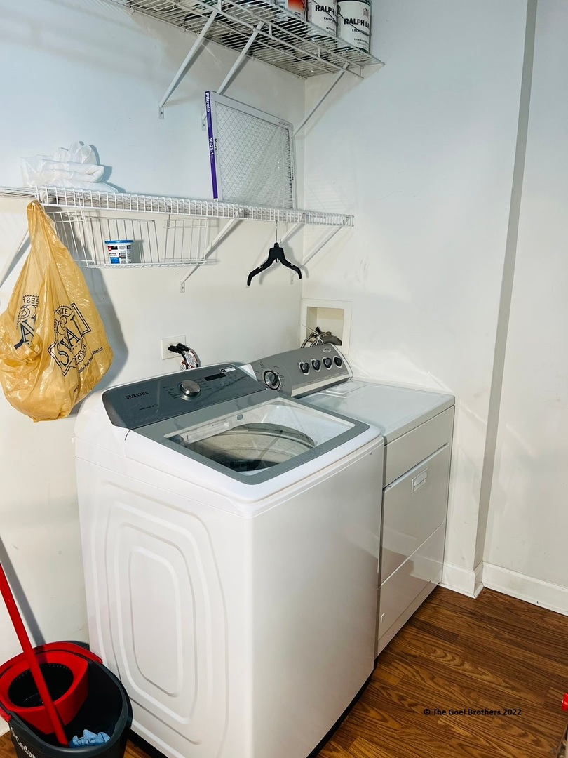 3175 Falling Waters Lane Lindenhurst, IL 60046 - Photo 11 of 19 a utility room with dryer and washer