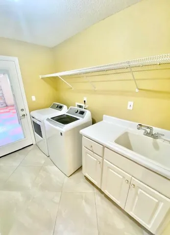 $2,750 | 1979 Rue La Fontaine, Navarre, FL 32566