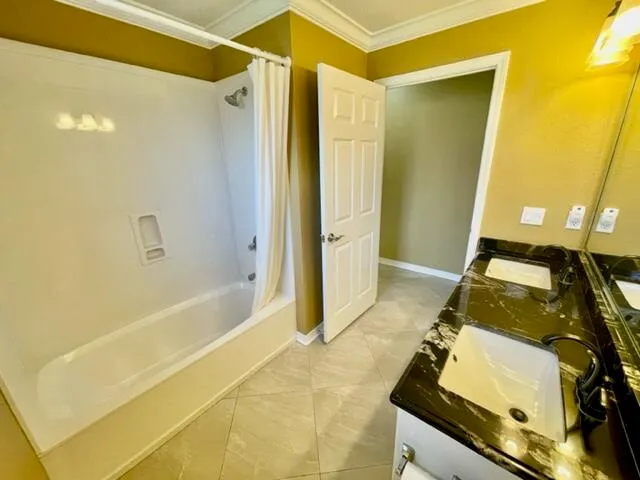 $2,750 | 1979 Rue La Fontaine, Navarre, FL 32566