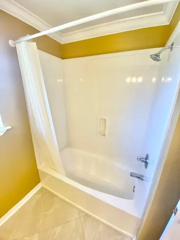 $2,750 | 1979 Rue La Fontaine, Navarre, FL 32566