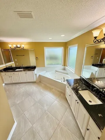 $2,750 | 1979 Rue La Fontaine, Navarre, FL 32566