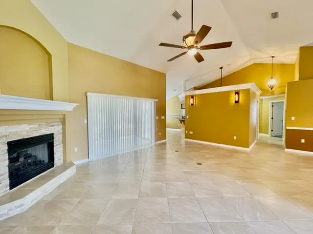 $2,750 | 1979 Rue La Fontaine, Navarre, FL 32566