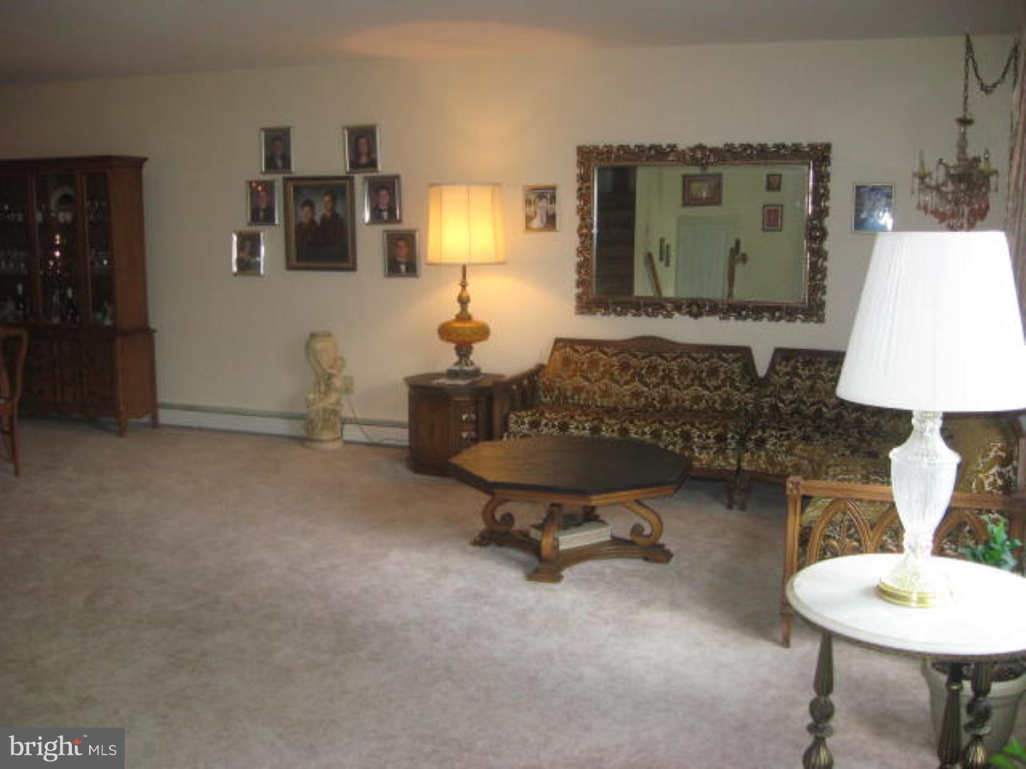 136 Cardinal Road Chalfont, PA 18914 - Photo 4 of 23 Gallery Image 4