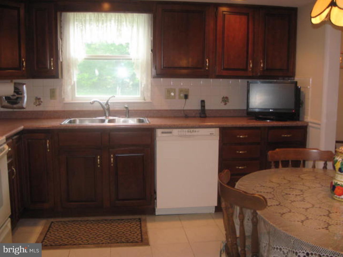136 Cardinal Road Chalfont, PA 18914 - Photo 7 of 23 Gallery Image 7