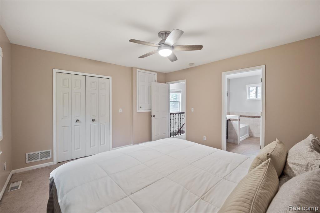 3811 Benstein Road Commerce Township, MI 48382 - Photo 19 of 32 Gallery Image 19