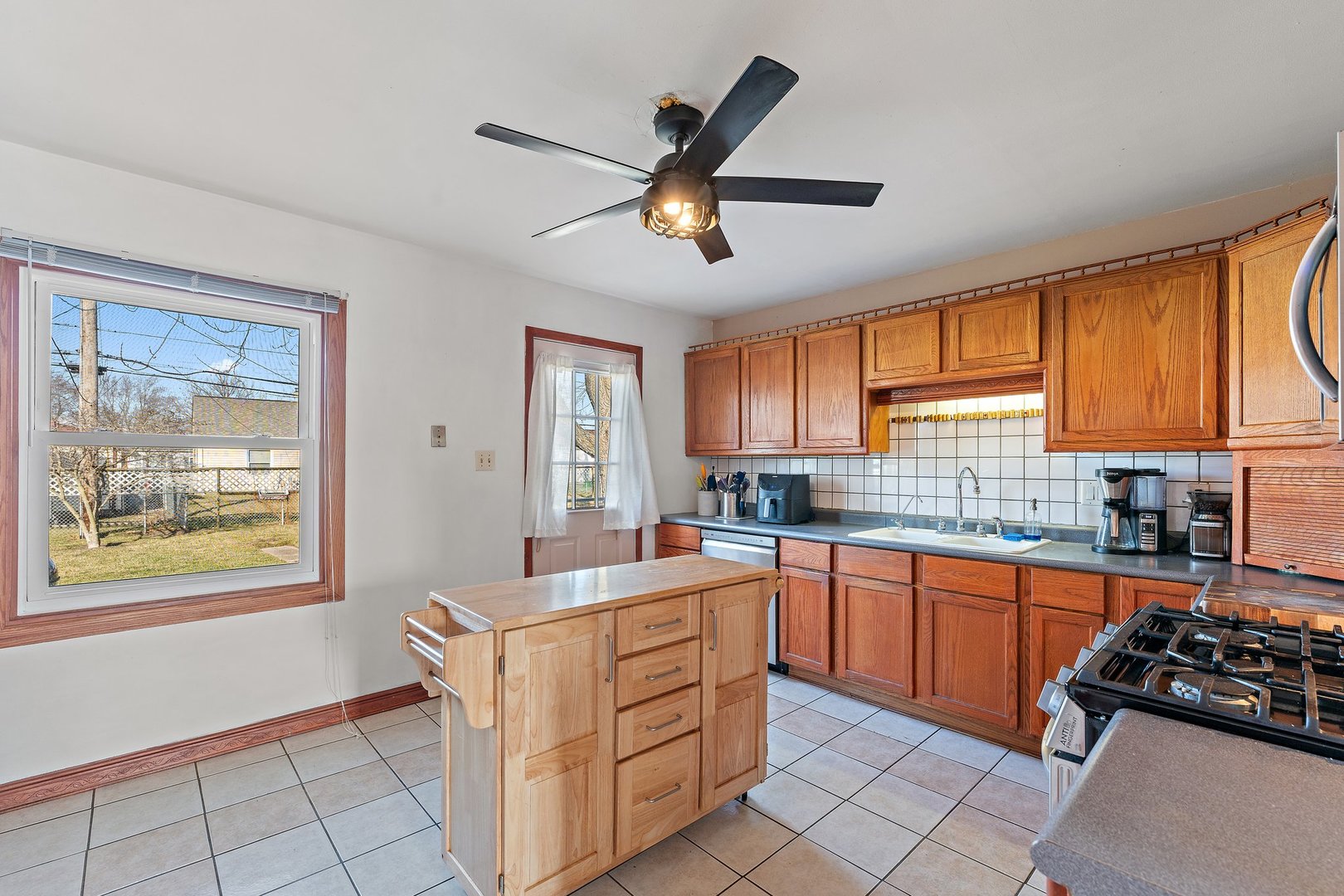 508 Kenyon Avenue Romeoville, IL 60446 - Photo 6 of 17 Gallery Image 6