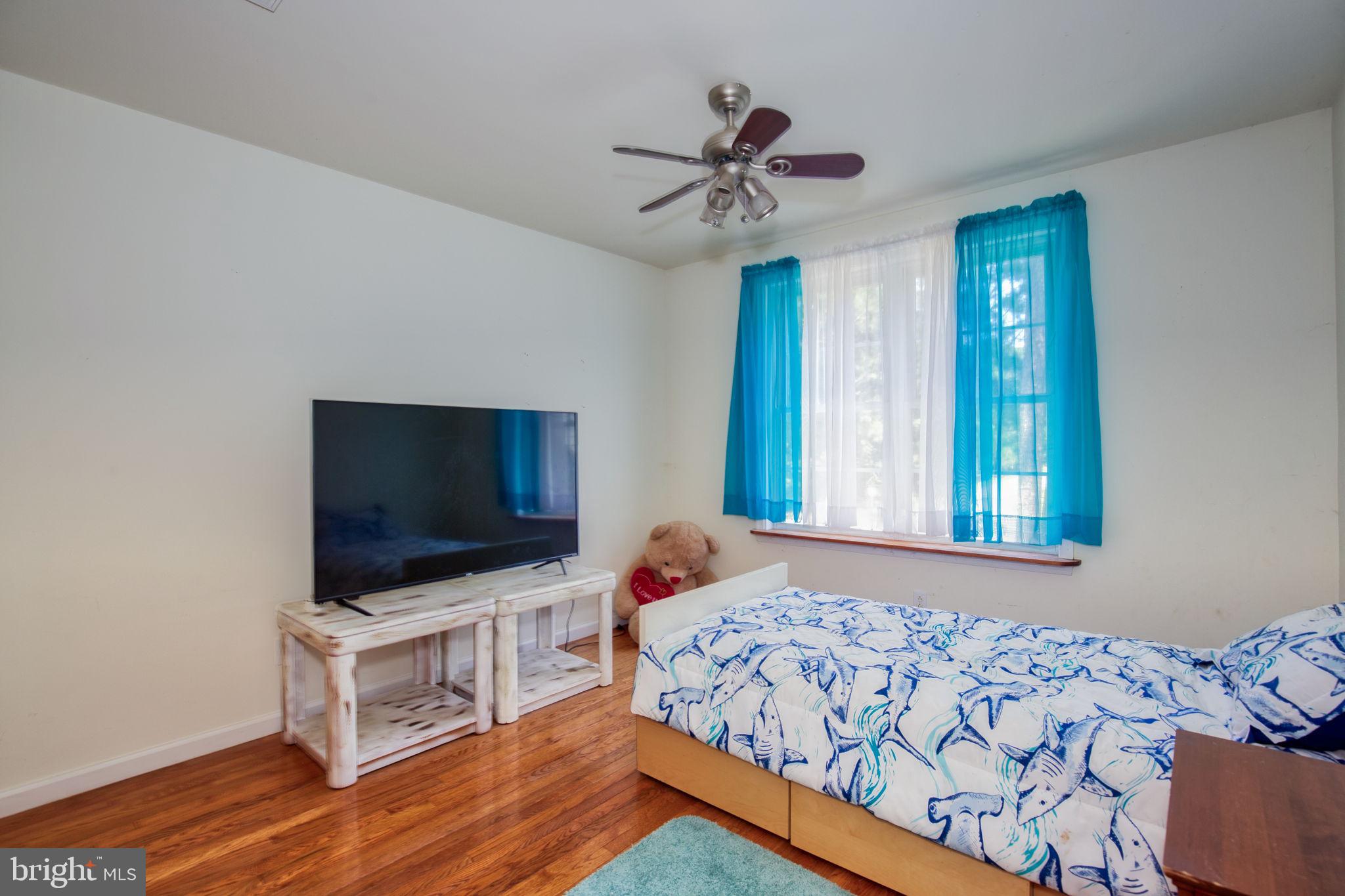 120 Twin Harbor Road Reedville, VA 22539 - Photo 27 of 45 3RD BEDROOM UPPER LEVEL