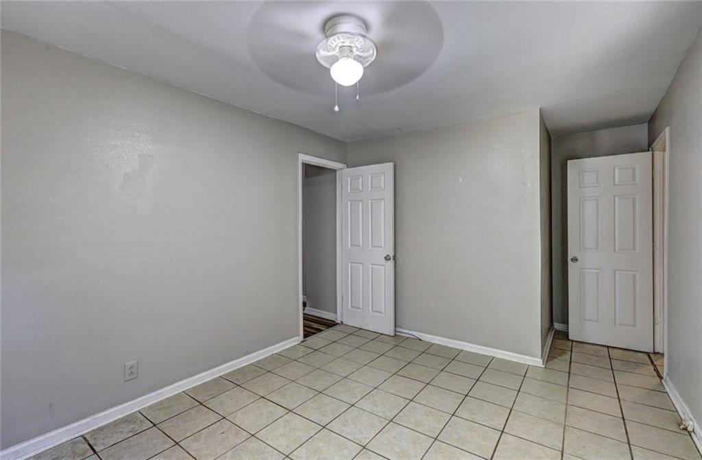 2122 Monroe Avenue Macon, GA 31204 - Photo 11 of 16 a view of an empty room and window