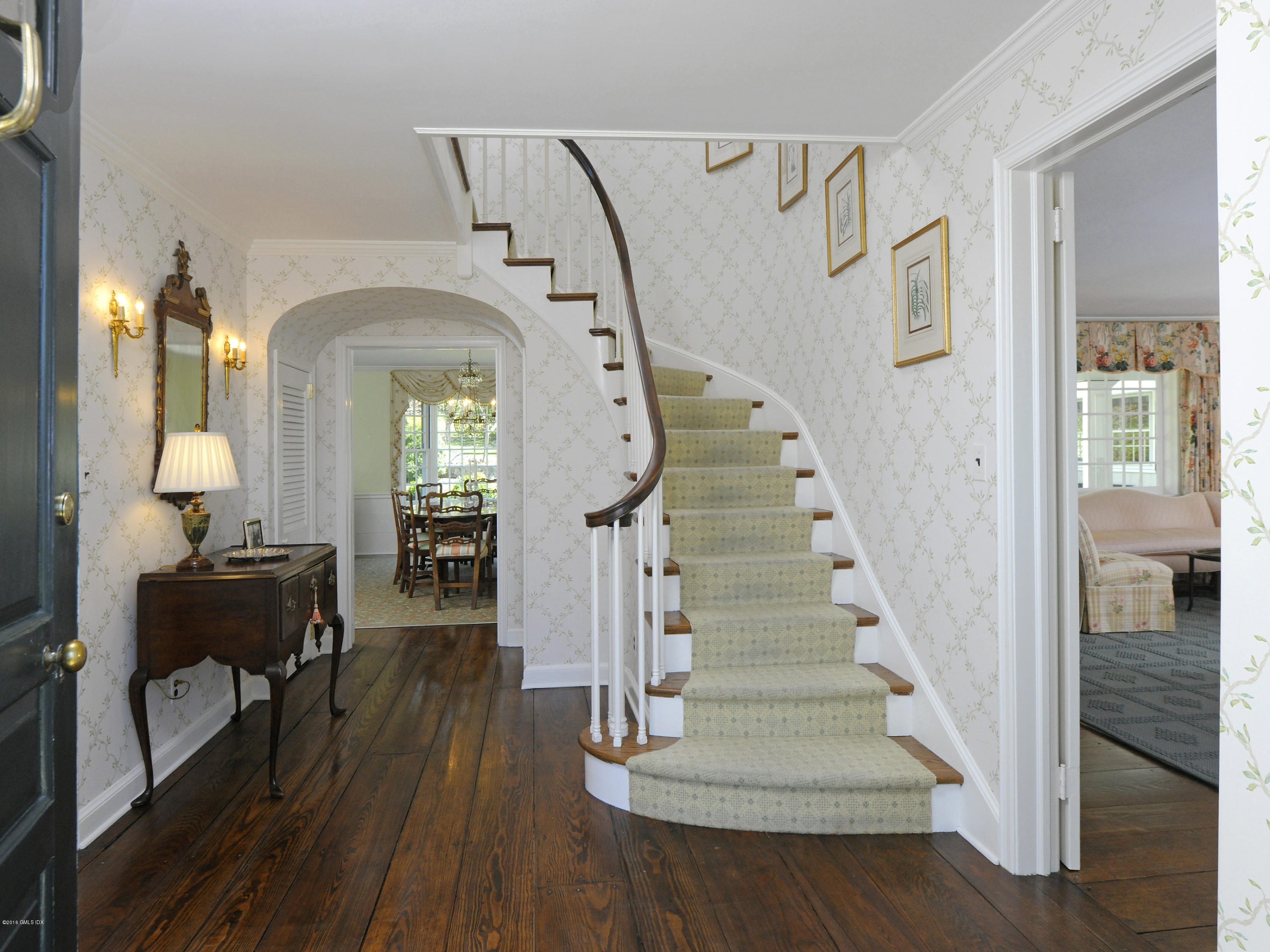 295 Round Hill Road Greenwich, CT 06831 - Photo 3 of 14 Foyer