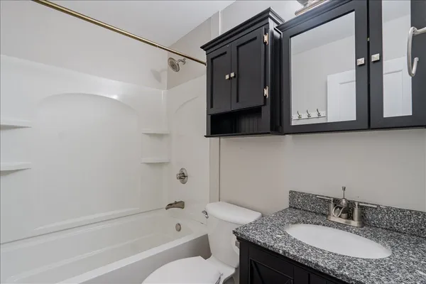 $185,000 | 8 Felton Place, Bloomington, IL 61701