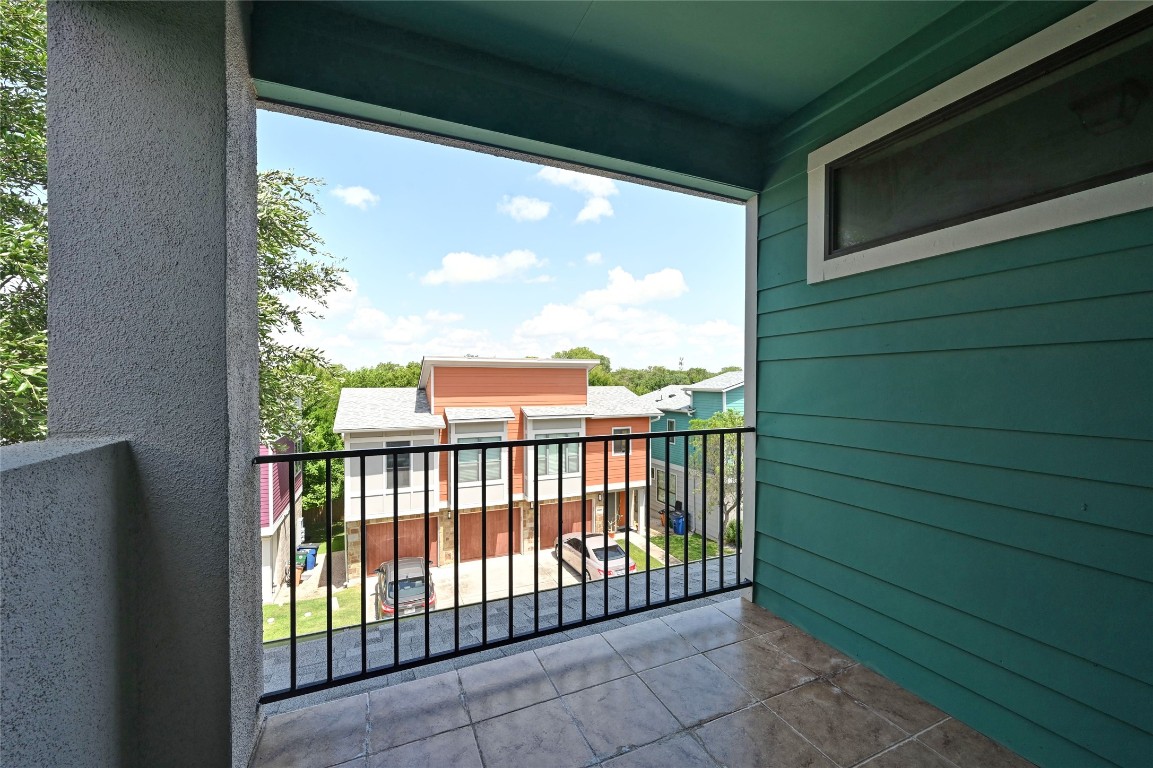 1504 Lorraine Loop, Unit B Austin, TX 78758 - Photo 21 of 25 a view of a balcony