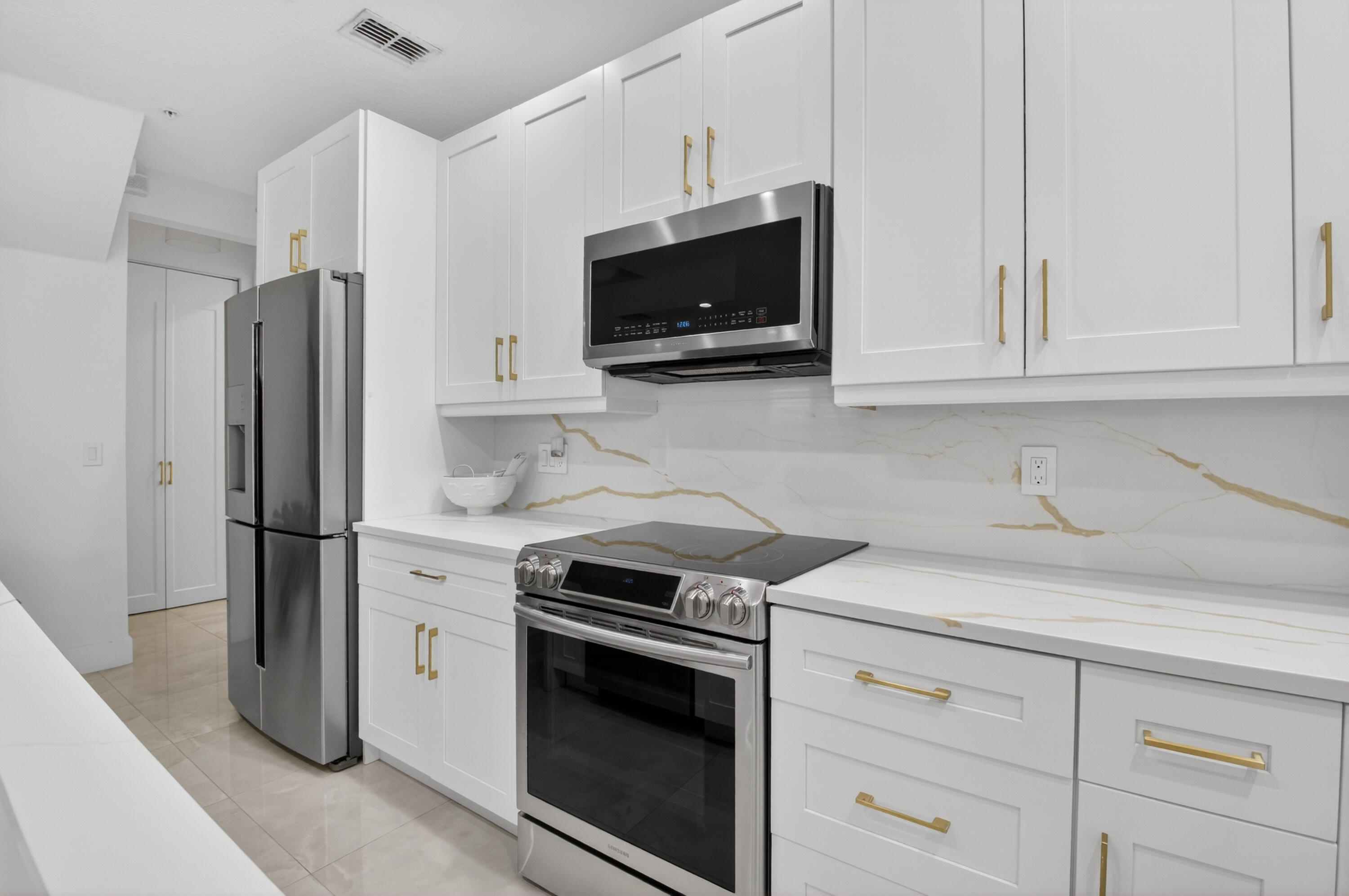 5022 Northwest 16th Way Boca Raton, FL 33431 - Photo 15 of 55 Kitchen