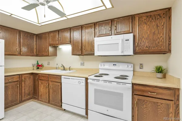 $1,935 | 13601 East Marina Drive, Unit 304, Aurora, CO 80014