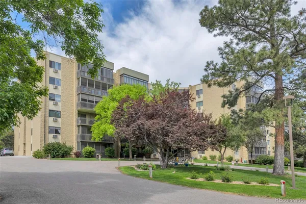 $1,935 | 13601 East Marina Drive, Unit 304, Aurora, CO 80014