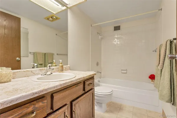 $1,935 | 13601 East Marina Drive, Unit 304, Aurora, CO 80014