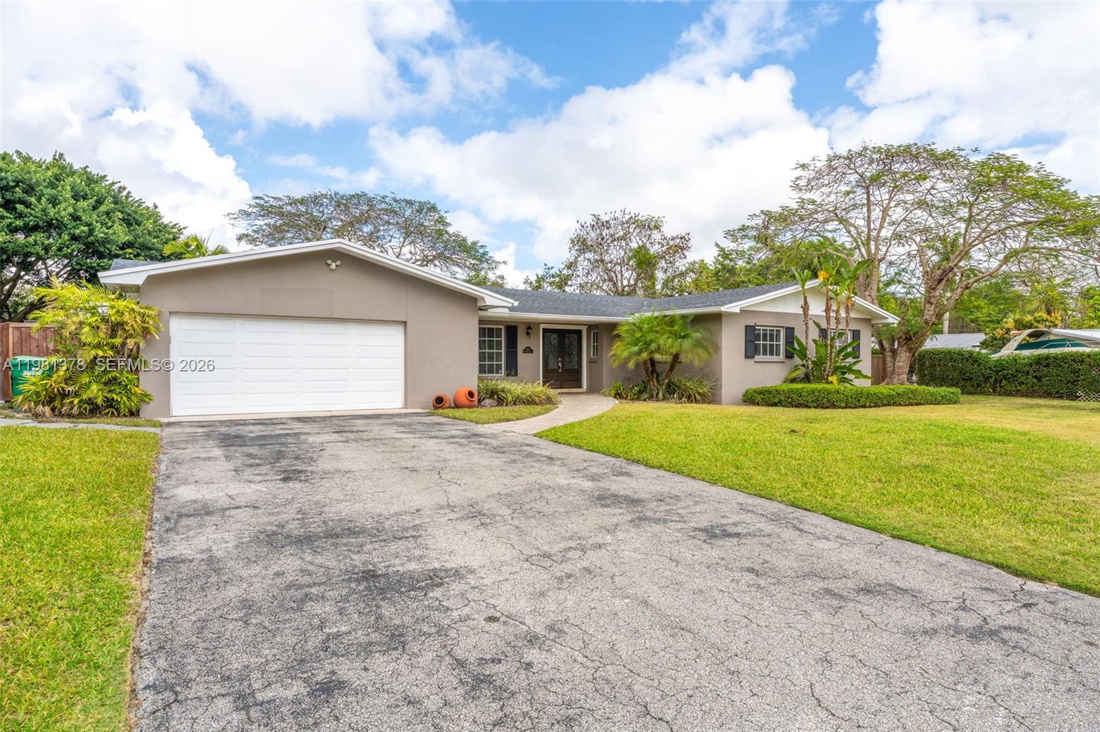 10721 Southwest 124th Street Miami, FL 33176 - Photo 2 of 40